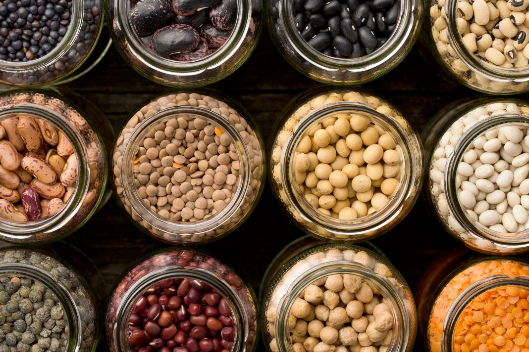 Imagen de diversos granos tales como arroz, fríjoles, etc